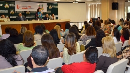 Secretária da Saúde, Sandra Fagundes, fala durante a abertura da solenidade